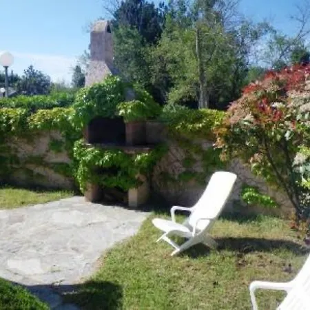 Marina Di Santa Giulia Tatil Evi *